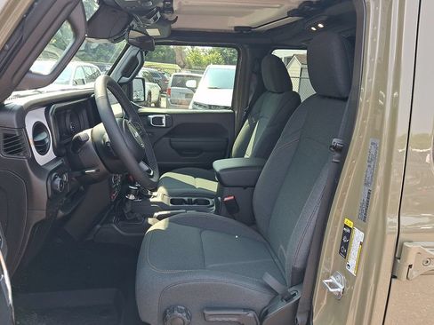 Used 2026 Jeep Wrangler Unlimited Sport AWD/4WD image 13