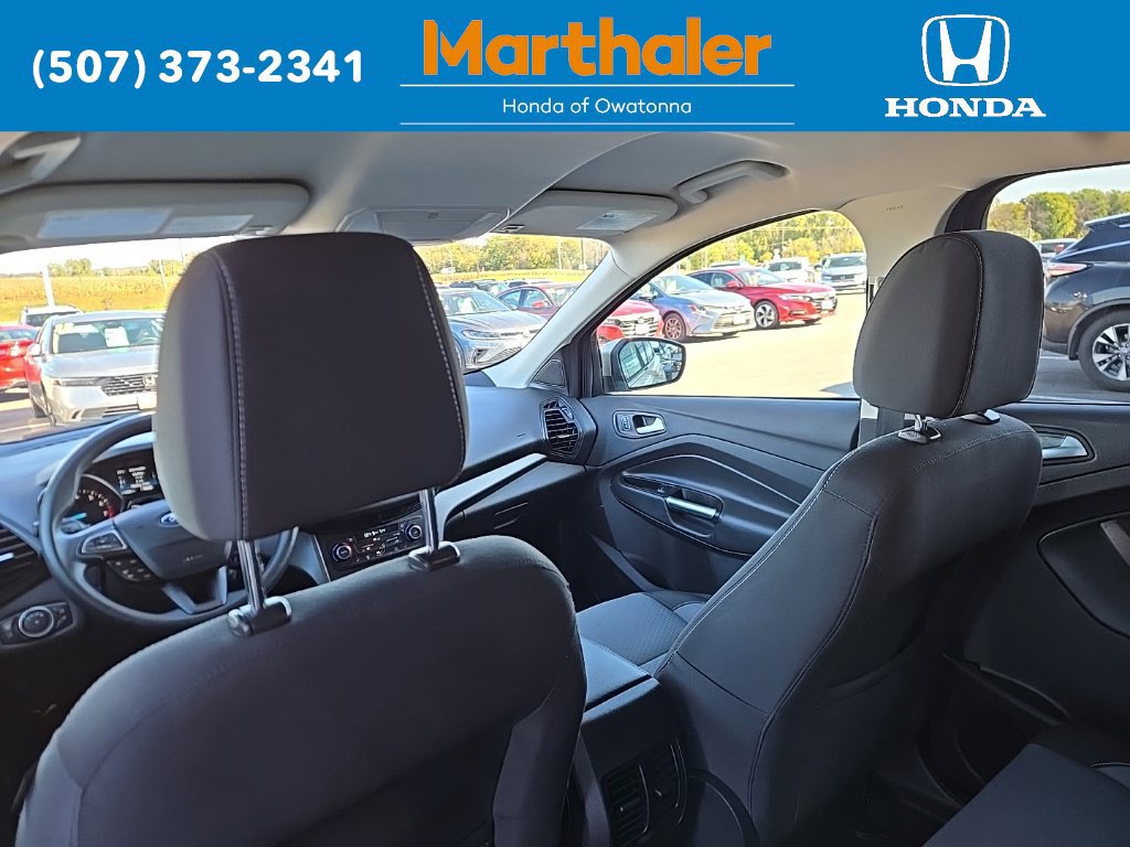 Used 2017 Ford Escape SE w/ SE Cold Weather Package AWD/4WD image 14