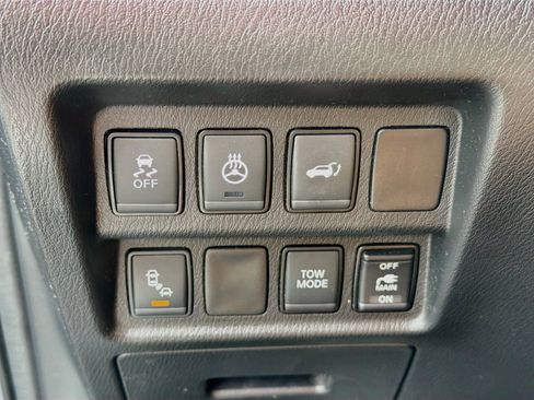 Used 2019 Nissan Pathfinder SL FWD image 25