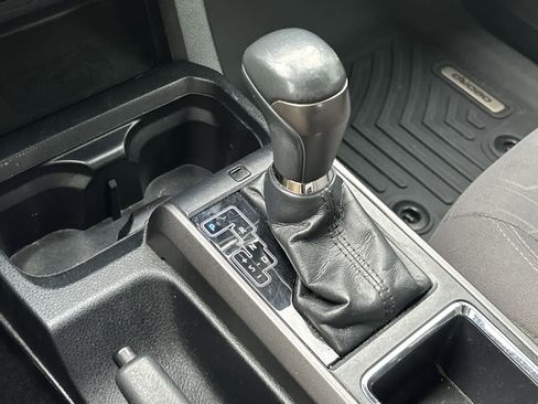 Used 2019 Toyota Tacoma TRD Off-Road image 25