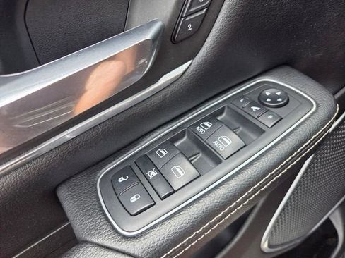 Used 2020 RAM 1500 Laramie AWD/4WD image 32