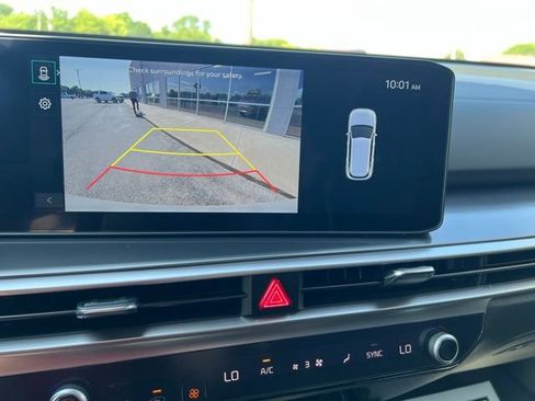 Used 2025 Kia Sorento EX w/ Panoramic Sunroof Package FWD image 19