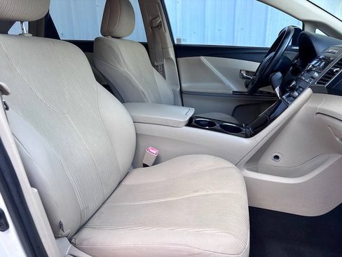 Used 2009 Toyota Venza FWD image 16
