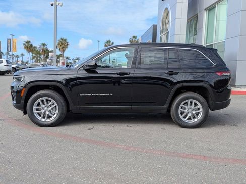 New 2026 Jeep Grand Cherokee Laredo X RWD image 2