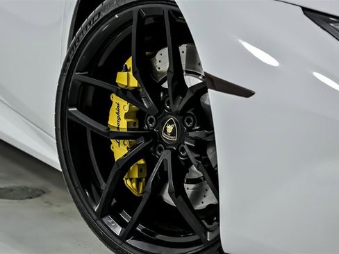 Used 2018 Lamborghini Huracan LP 580-2 RWD image 4