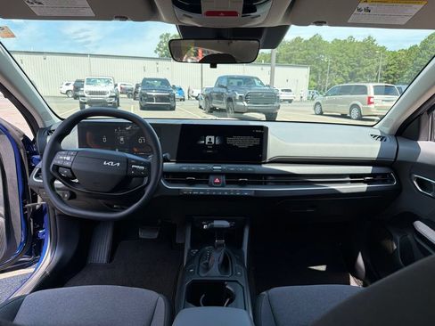 Certified 2025 Kia K4 FWD image 8