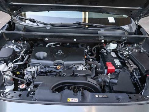 Used 2020 Toyota RAV4 XLE w/ Carpet Mat Package image 29