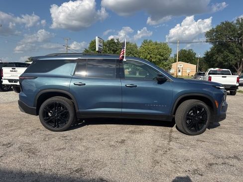 New 2025 Chevrolet Traverse LT w/ Driver Confidence Package image 5