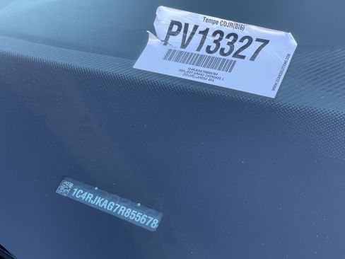 Certified 2024 Jeep Grand Cherokee L Laredo image 31