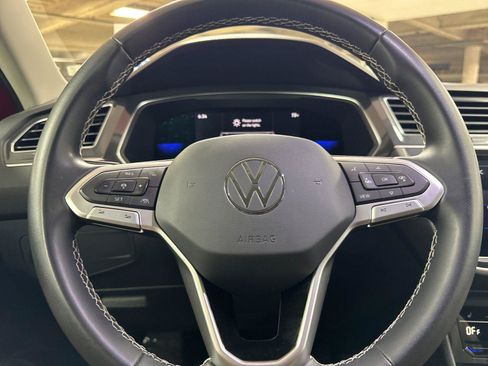 Used 2023 Volkswagen Tiguan SE FWD image 23