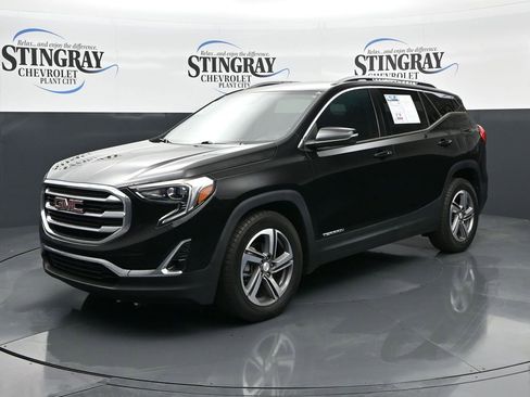 Used 2021 GMC Terrain SLT image 3