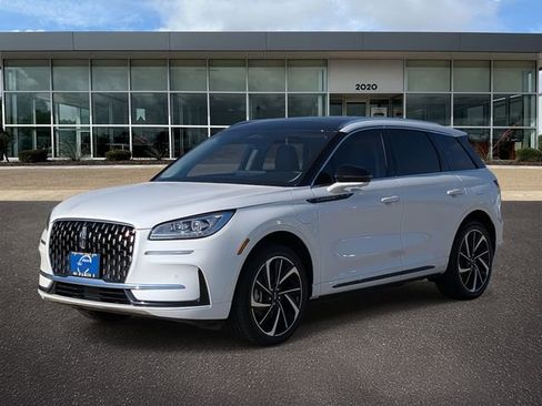 Used 2024 Lincoln Corsair Grand Touring w/ Equipment Group 301A image 3