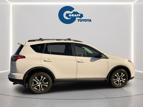 Used 2017 Toyota RAV4 LE image 5
