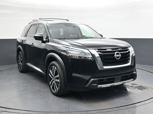 Used 2024 Nissan Pathfinder Platinum w/ Cargo Package image 1