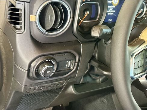 New 2026 Jeep Wrangler Unlimited Sahara AWD/4WD image 10