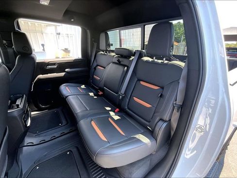 Used 2025 GMC Sierra 2500 AT4 w/ AT4 Premium Plus Package AWD/4WD image 23