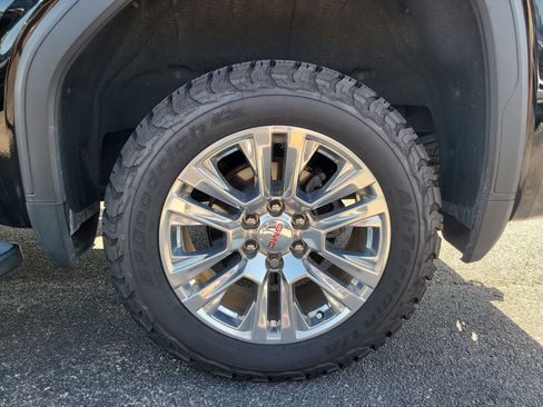 Used 2022 GMC Sierra 1500 Denali w/ Driver Alert Package II AWD/4WD image 9