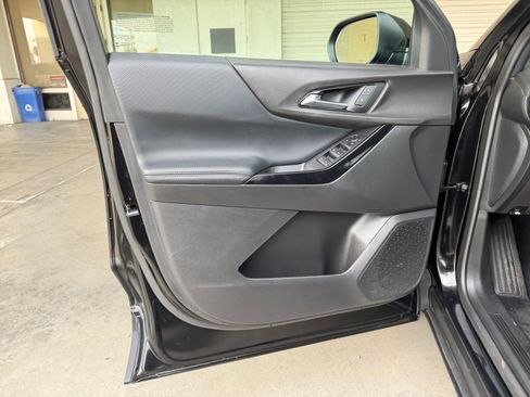 Used 2025 Chevrolet Equinox LT image 18