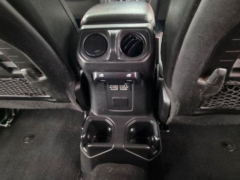 Used 2022 Jeep Gladiator Rubicon AWD/4WD image 39