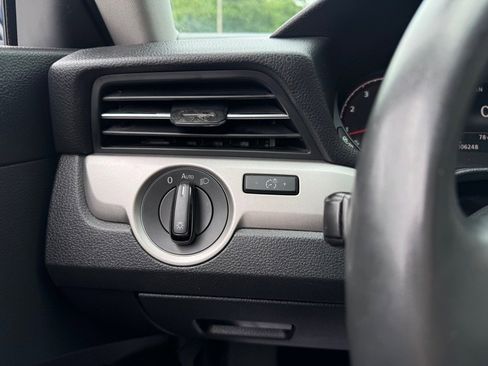 Used 2021 Volkswagen Passat 2.0T SE image 15