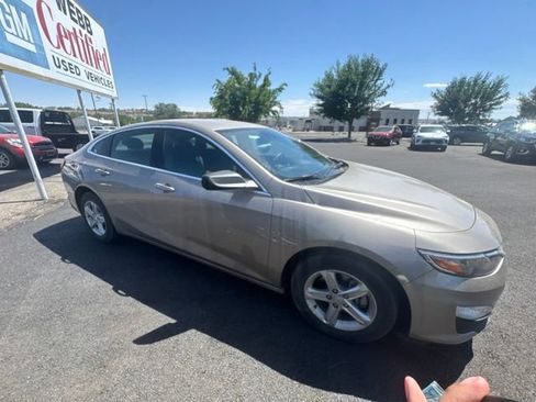 Used 2024 Chevrolet Malibu LS FWD image 3