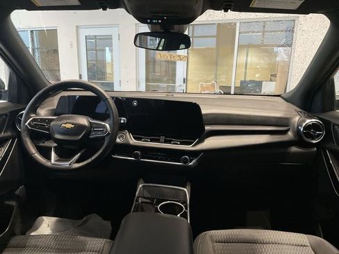 Used 2025 Chevrolet Equinox LT FWD image 38