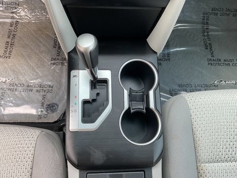Used 2012 Toyota Camry LE image 23