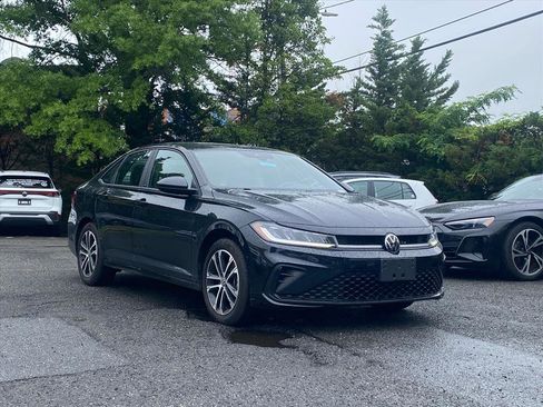 Used 2025 Volkswagen Jetta Sport FWD image 1