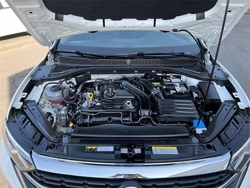 Used 2024 Volkswagen Jetta SE image 29