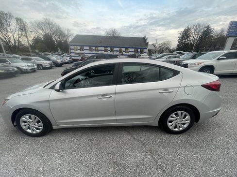 Used 2019 Hyundai Elantra SE image 10