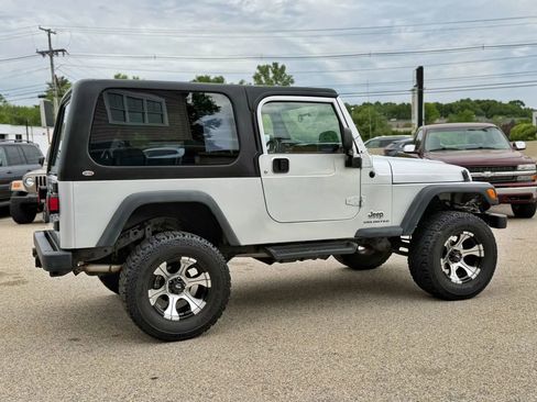Used 2004 Jeep Wrangler 4WD image 16