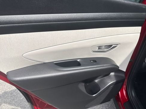 Used 2025 Hyundai Tucson SEL AWD/4WD image 17