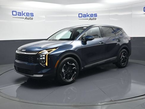 New 2027 Kia Sportage S FWD image 4