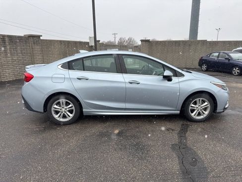 Used 2017 Chevrolet Cruze LT w/ Sun And Sound Package image 8