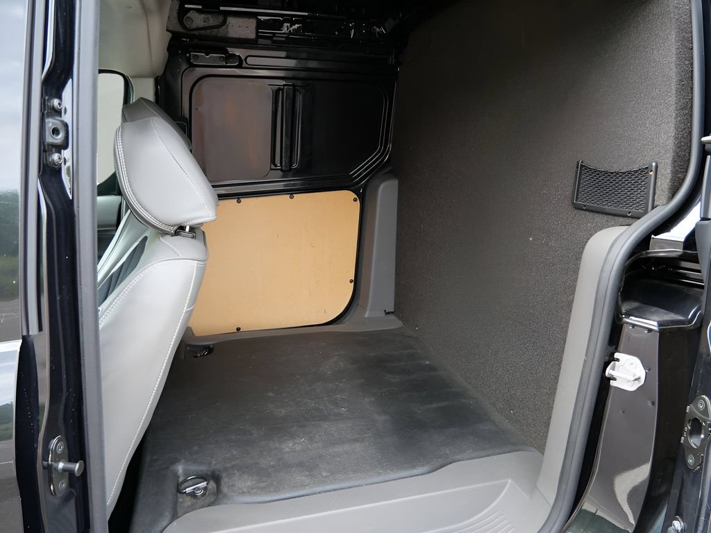 Used 2022 Ford Transit Connect XLT FWD image 11