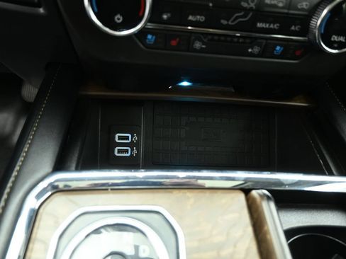 Used 2019 Ford Expedition Platinum RWD image 18