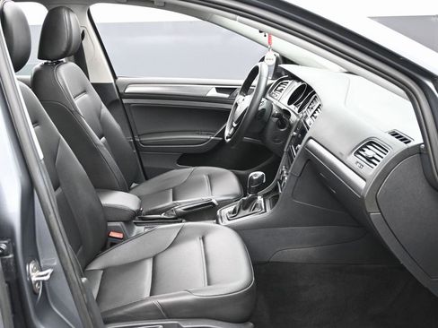 Used 2021 Volkswagen Golf 4-Door image 34