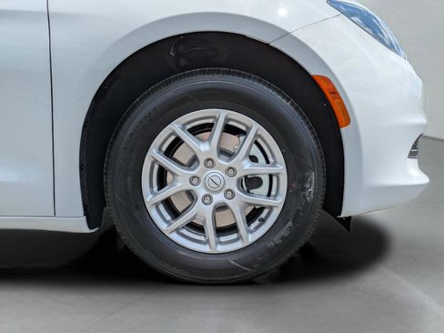 New 2026 Chrysler Voyager LX image 51