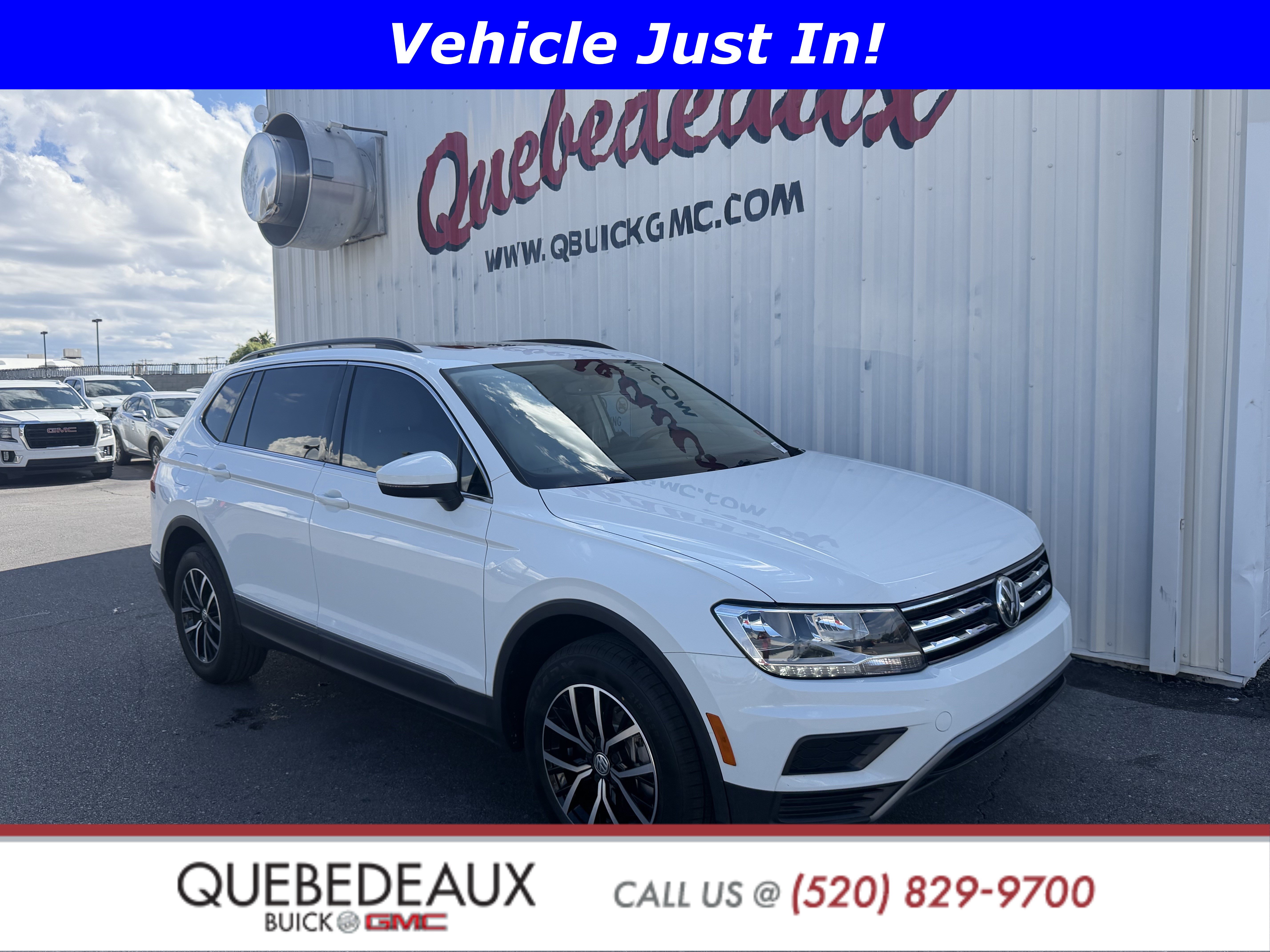 Used 2021 Volkswagen Tiguan SE w/ Panoramic Sunroof Package FWD image 1