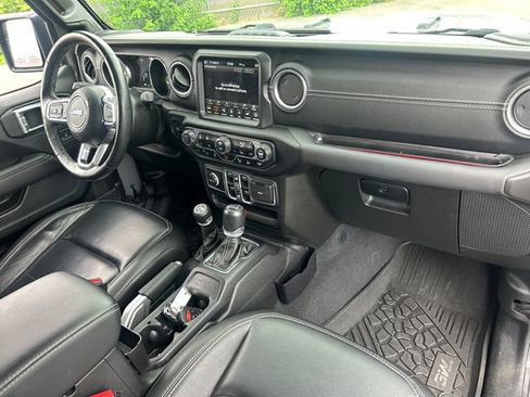 Used 2021 Jeep Wrangler Unlimited Sahara w/ Cold Weather Group AWD/4WD image 33