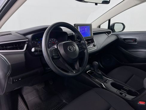 Certified 2025 Toyota Corolla LE FWD image 9