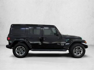 Used 2018 Jeep Wrangler Unlimited Sahara AWD/4WD video 4