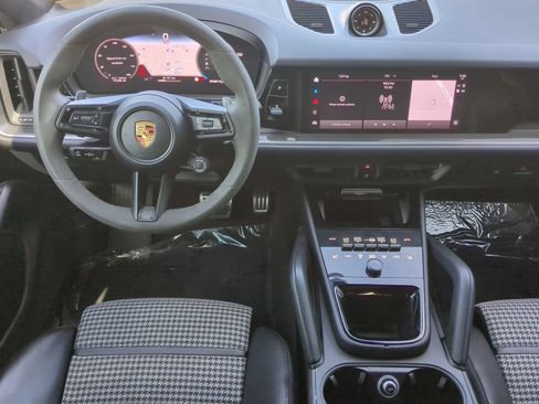 Used 2024 Porsche Cayenne S AWD/4WD image 52