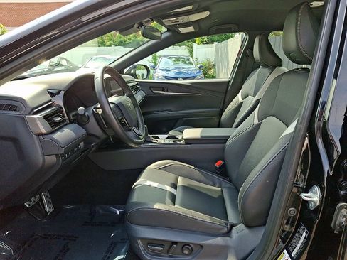 Used 2025 Toyota Camry SE FWD image 14