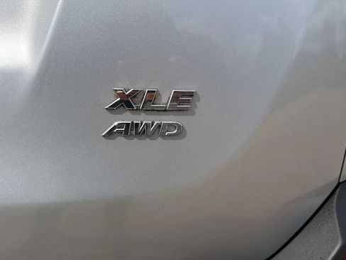 Used 2013 Toyota RAV4 XLE image 22