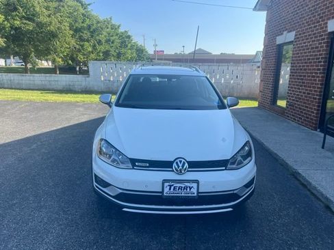 Used 2017 Volkswagen Golf Alltrack SE AWD/4WD image 4