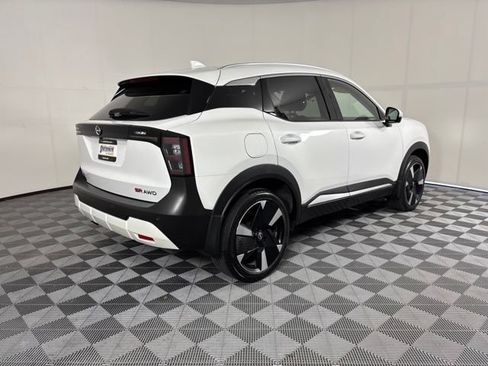 Used 2025 Nissan Kicks SR w/ SR Premium Package AWD/4WD image 6