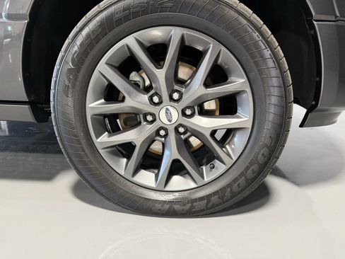 Used 2017 Ford Expedition Limited w/ Equipment Group 301A RWD image 33