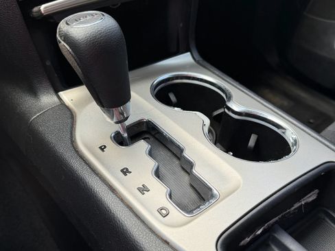 Used 2013 Jeep Grand Cherokee Laredo AWD/4WD image 26