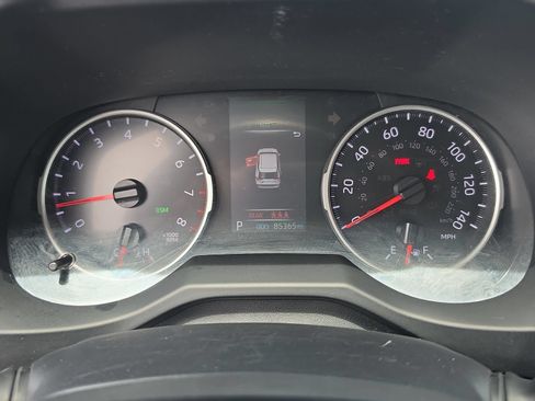Used 2020 Toyota RAV4 XLE FWD image 25